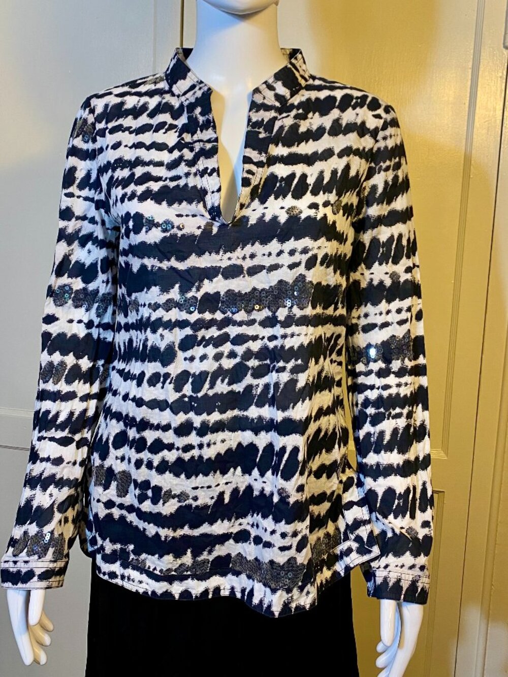 TORY BURCH Women’s Size 8 Tunic Top Black White Sequin Tie-Dye Blouse ($295 New)